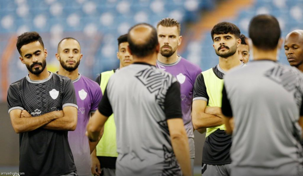 الطائي يتأهب للهلال