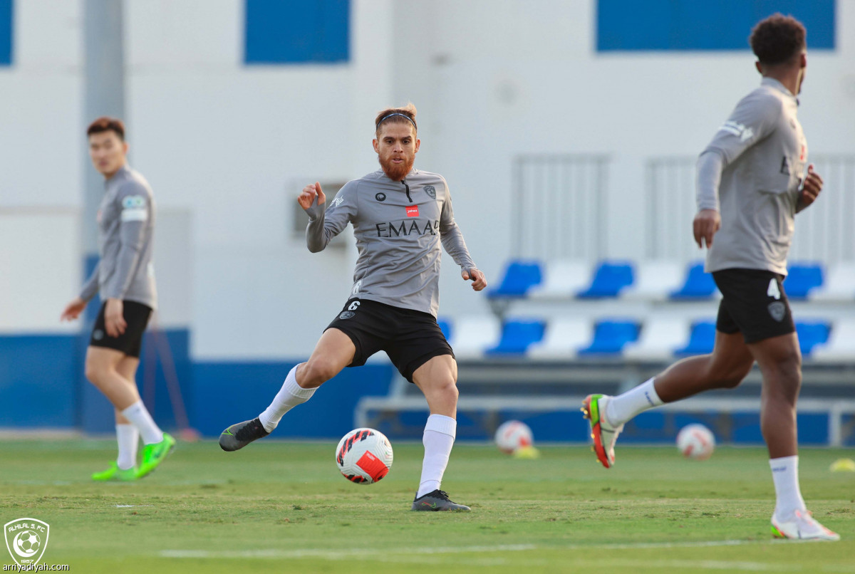 الهلال.. جري وتكتيك