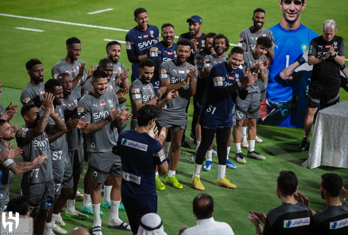 الهلال.. احتفاء بالأفضل