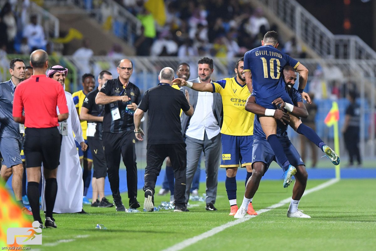 النصر يتساوى مع الهلال