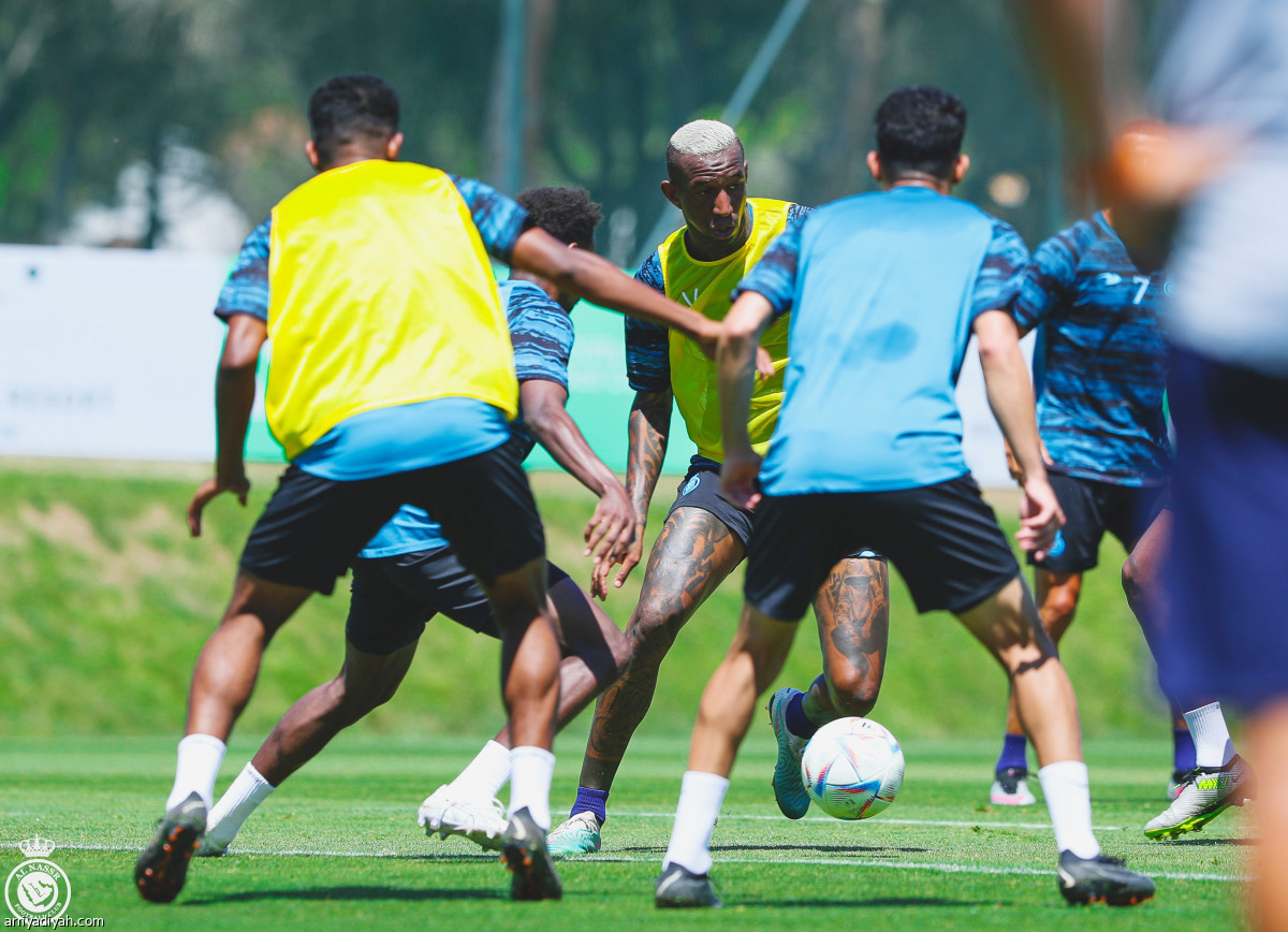 النصر.. بروزوفيتش يصل