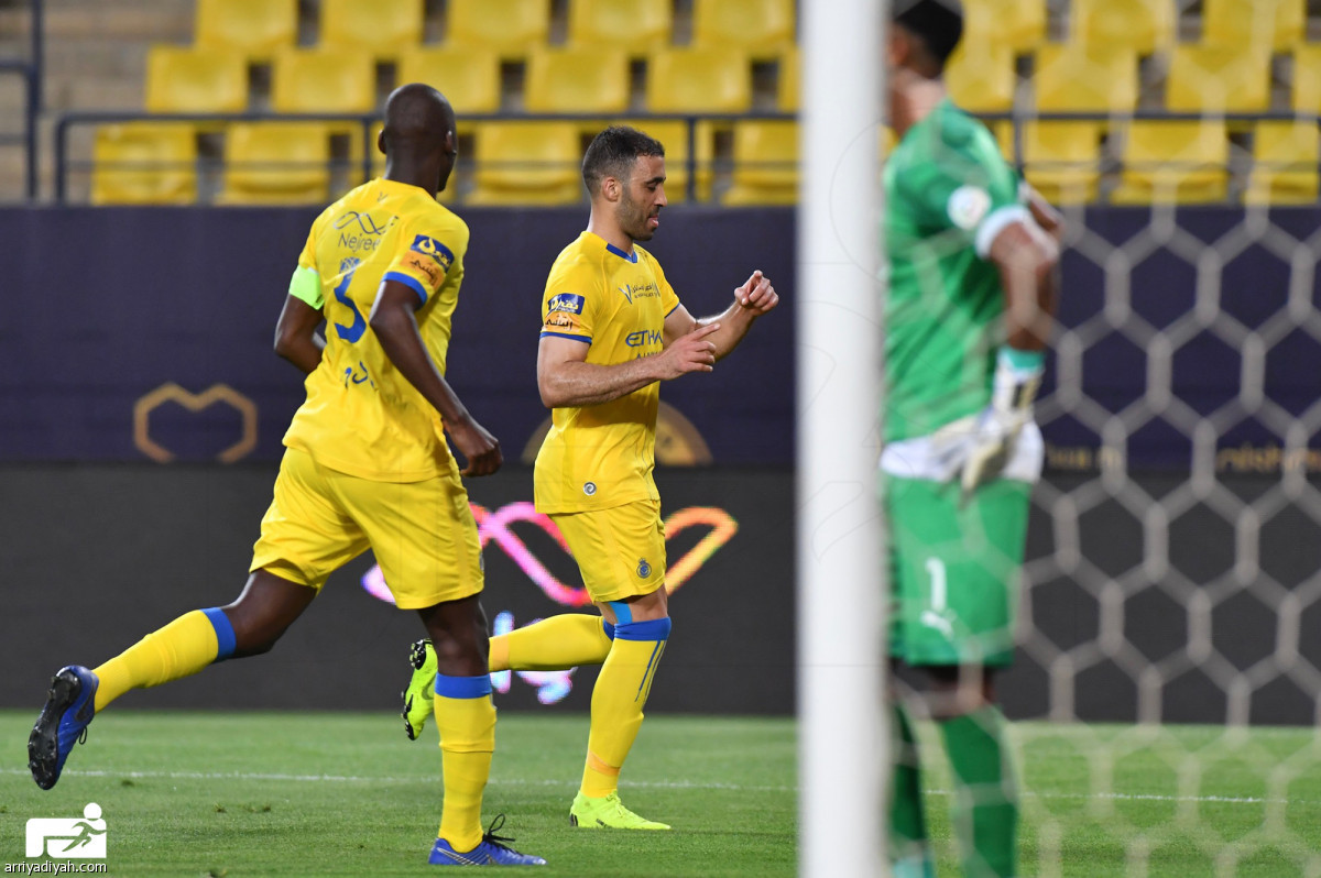 النصر والعين.. عبور أصفر «صور»