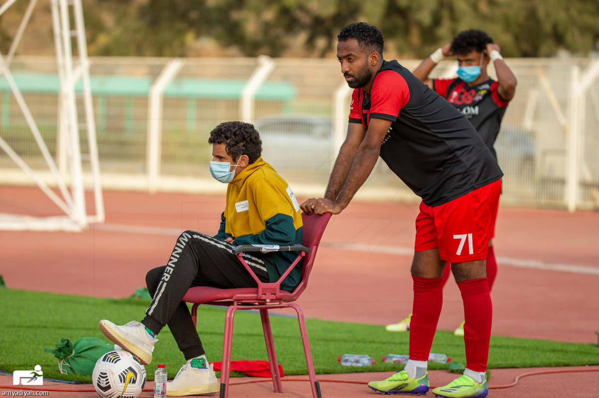 العين والوحدة.. المضيف يتنفس «صور»