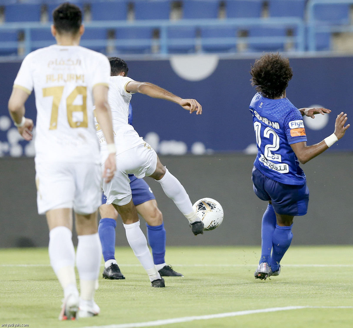 الهلال يتمسك بفارق الـ9