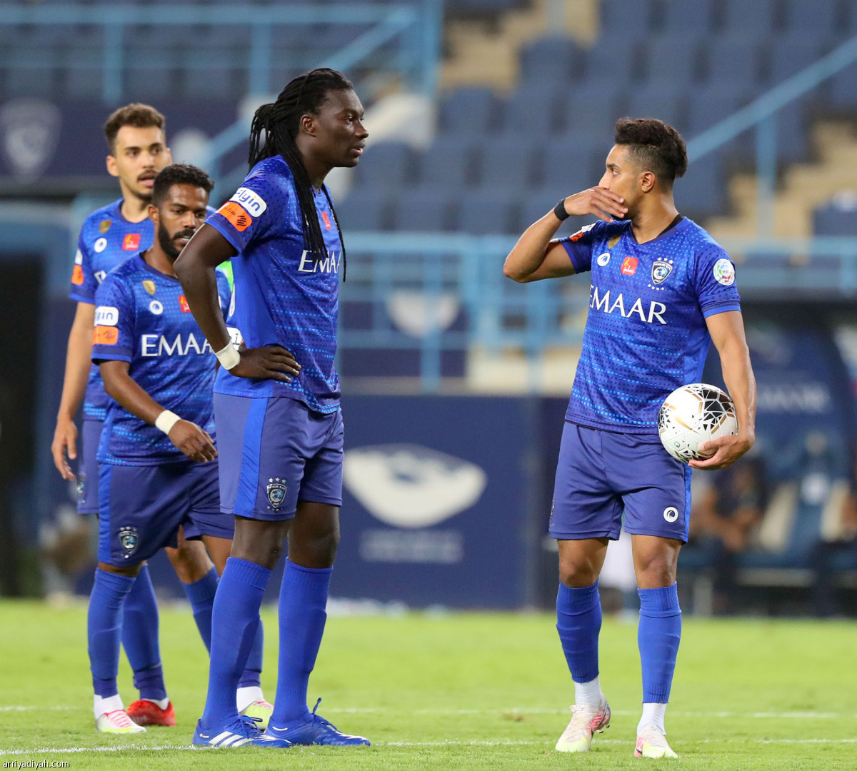 الهلال يتمسك بفارق الـ9