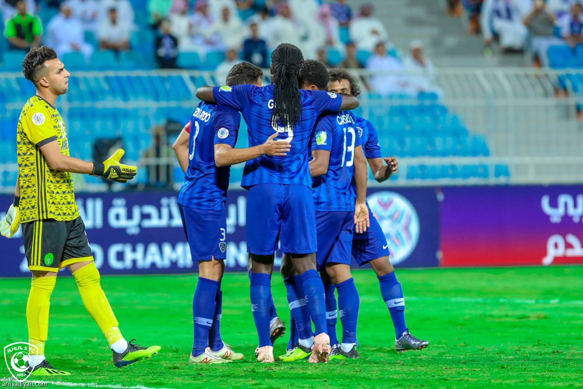 الهلال يقترب