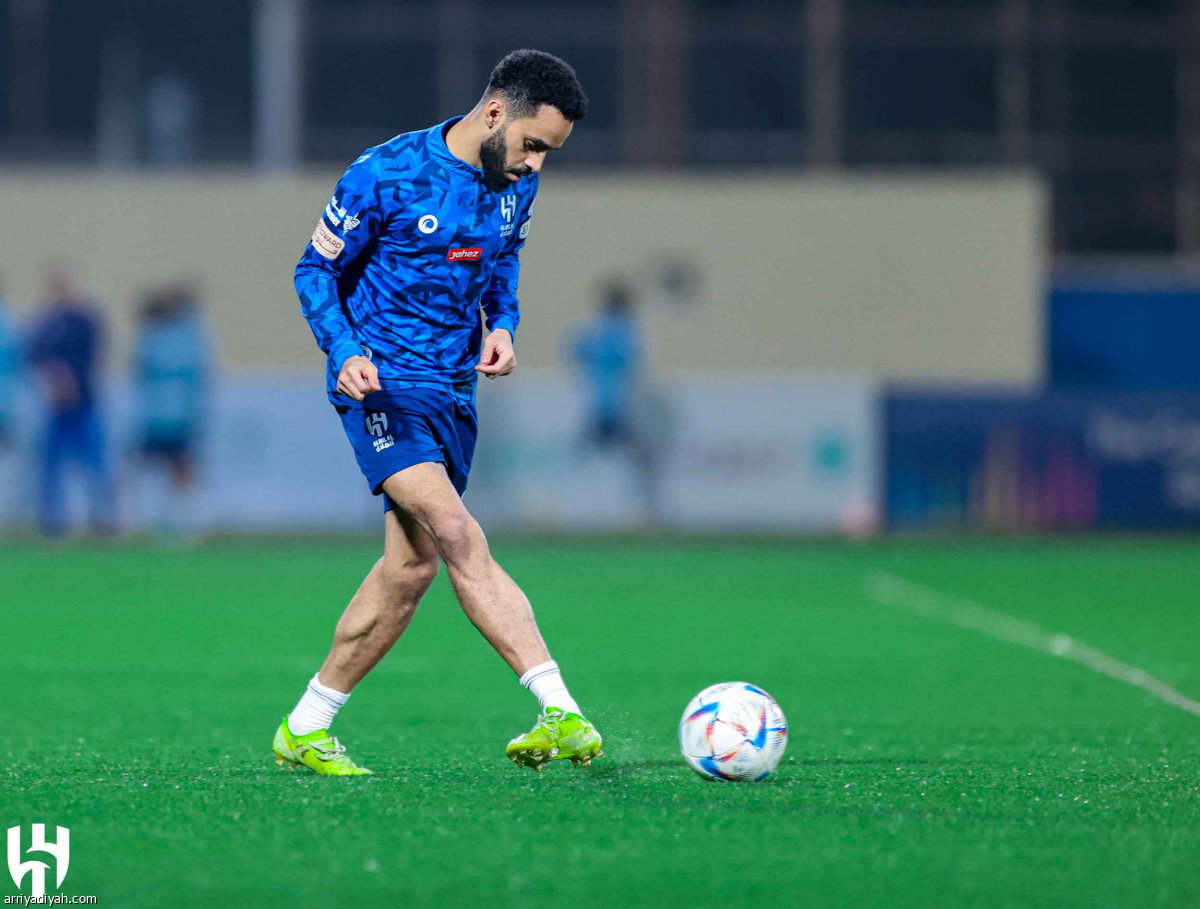 الهلال يناور صغاره