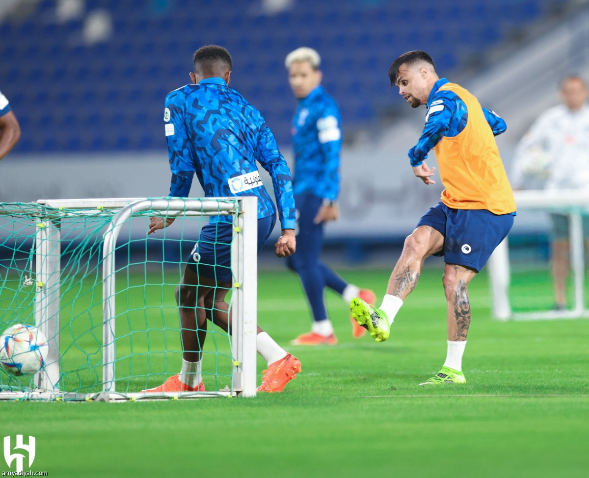 الهلال.. لياقة وتكنيك