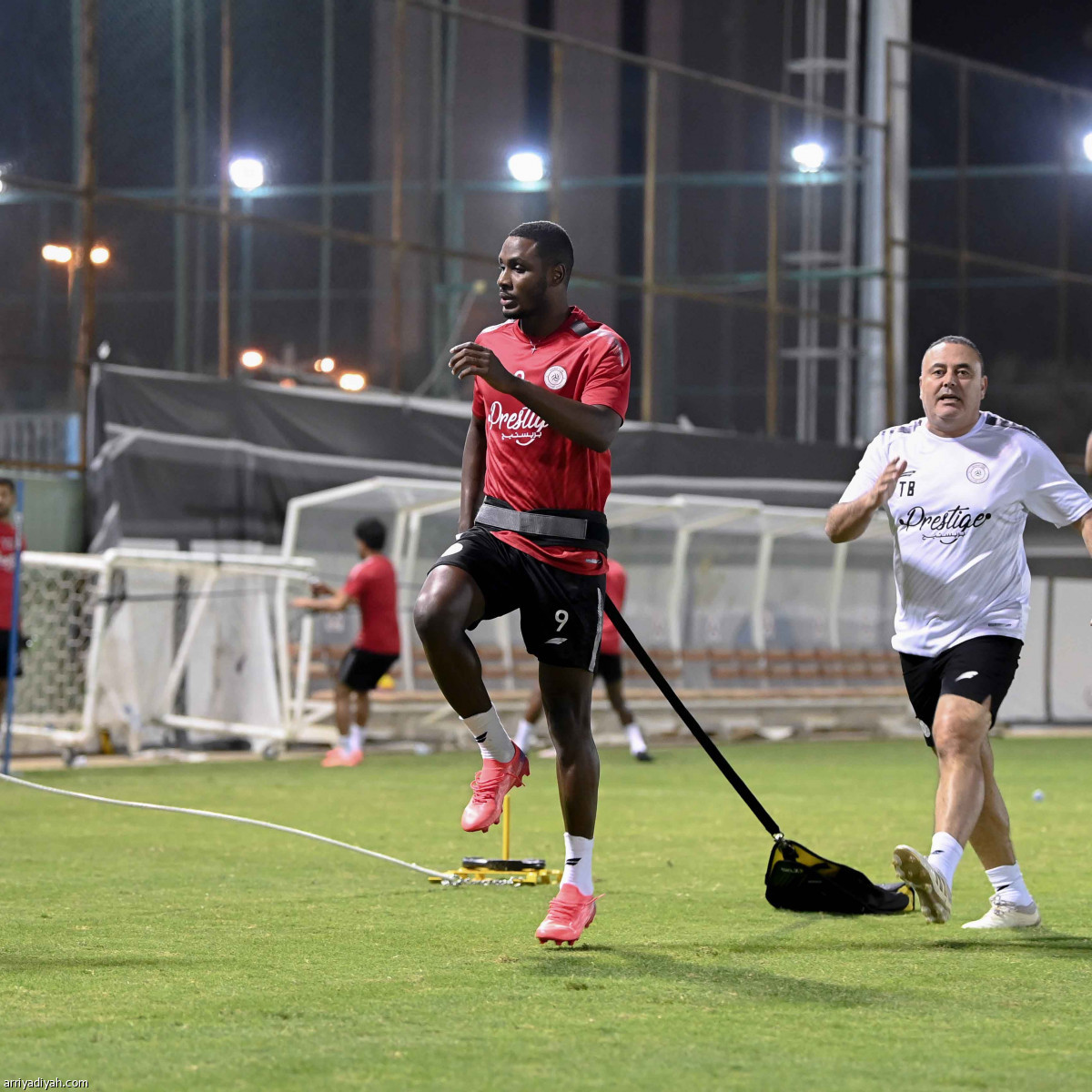 الشباب يفتح ملف الهلال