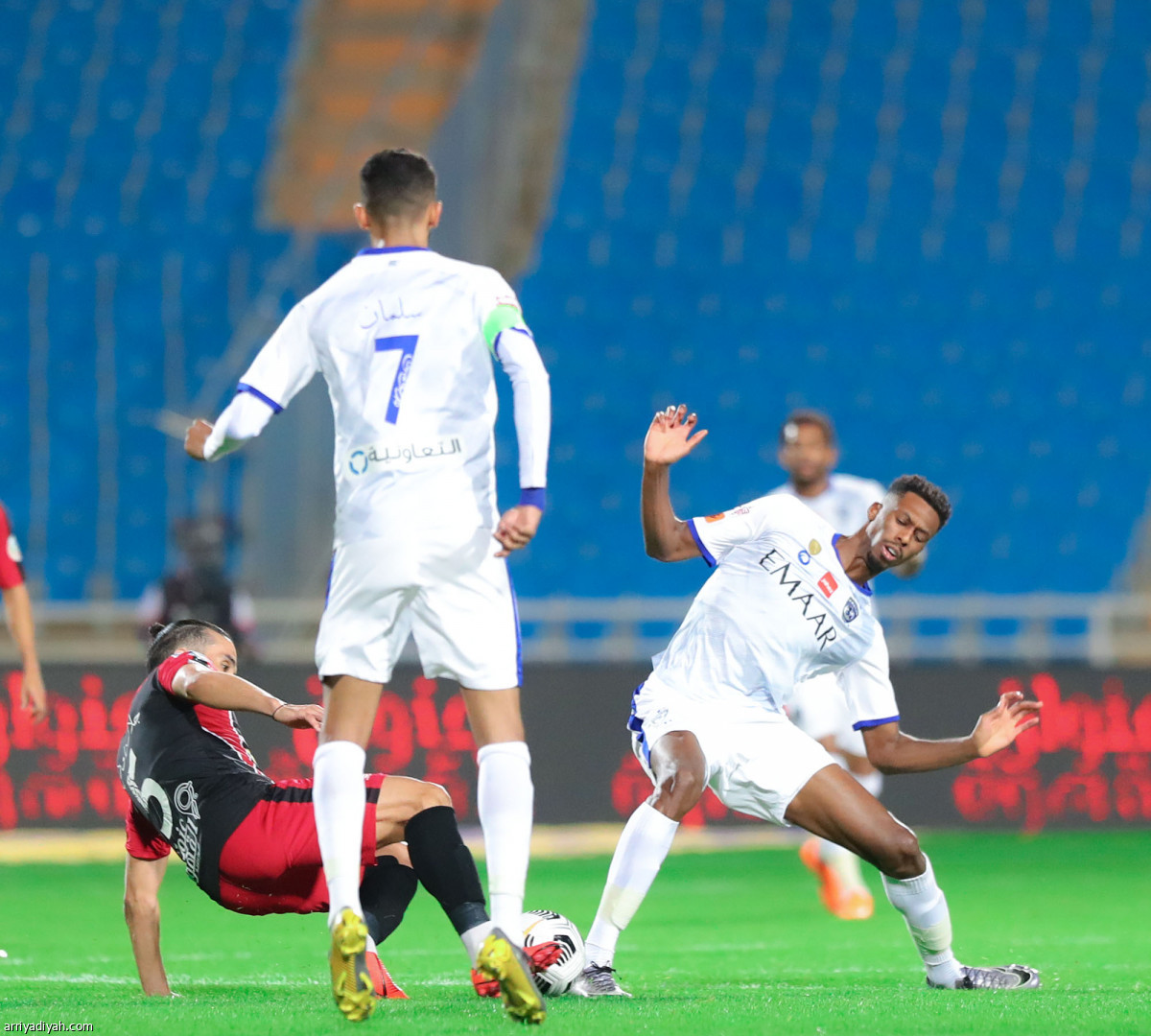 الهلال يرفض التعثر