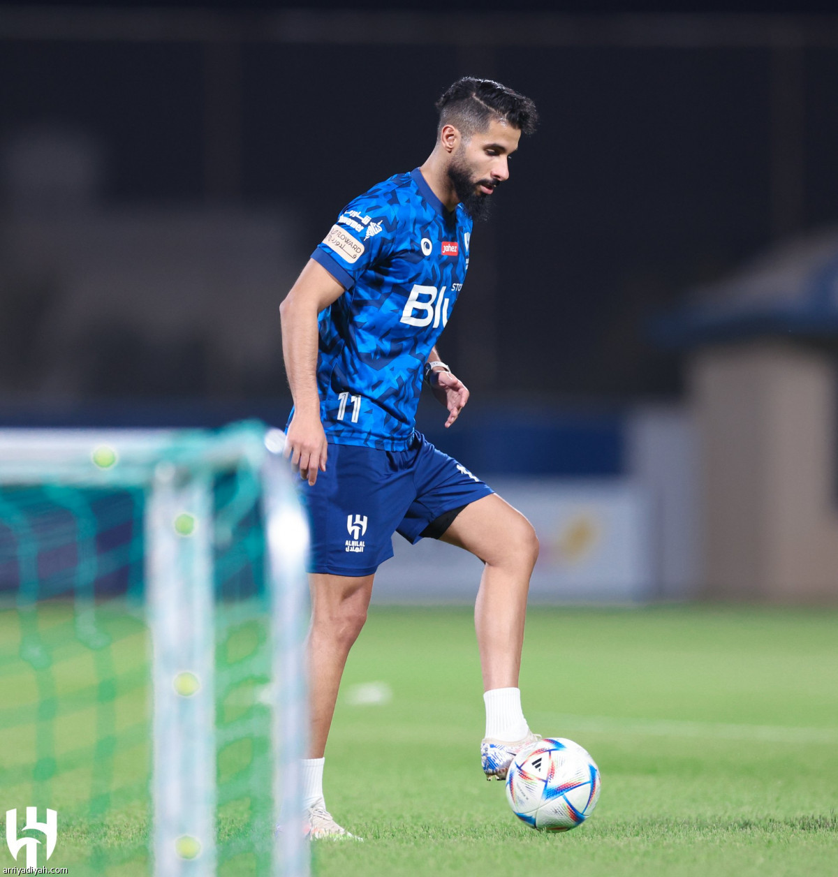 الهلال يناور