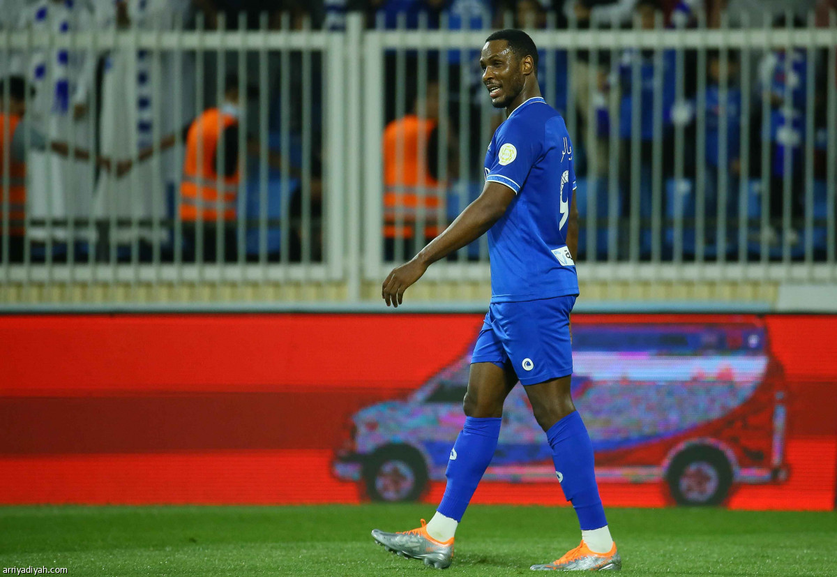 الهلال يتوازن