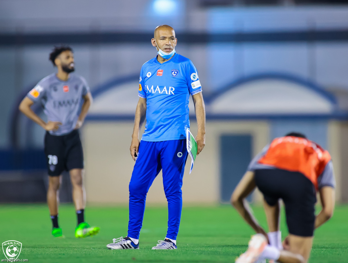 الهلال يناور للباطن