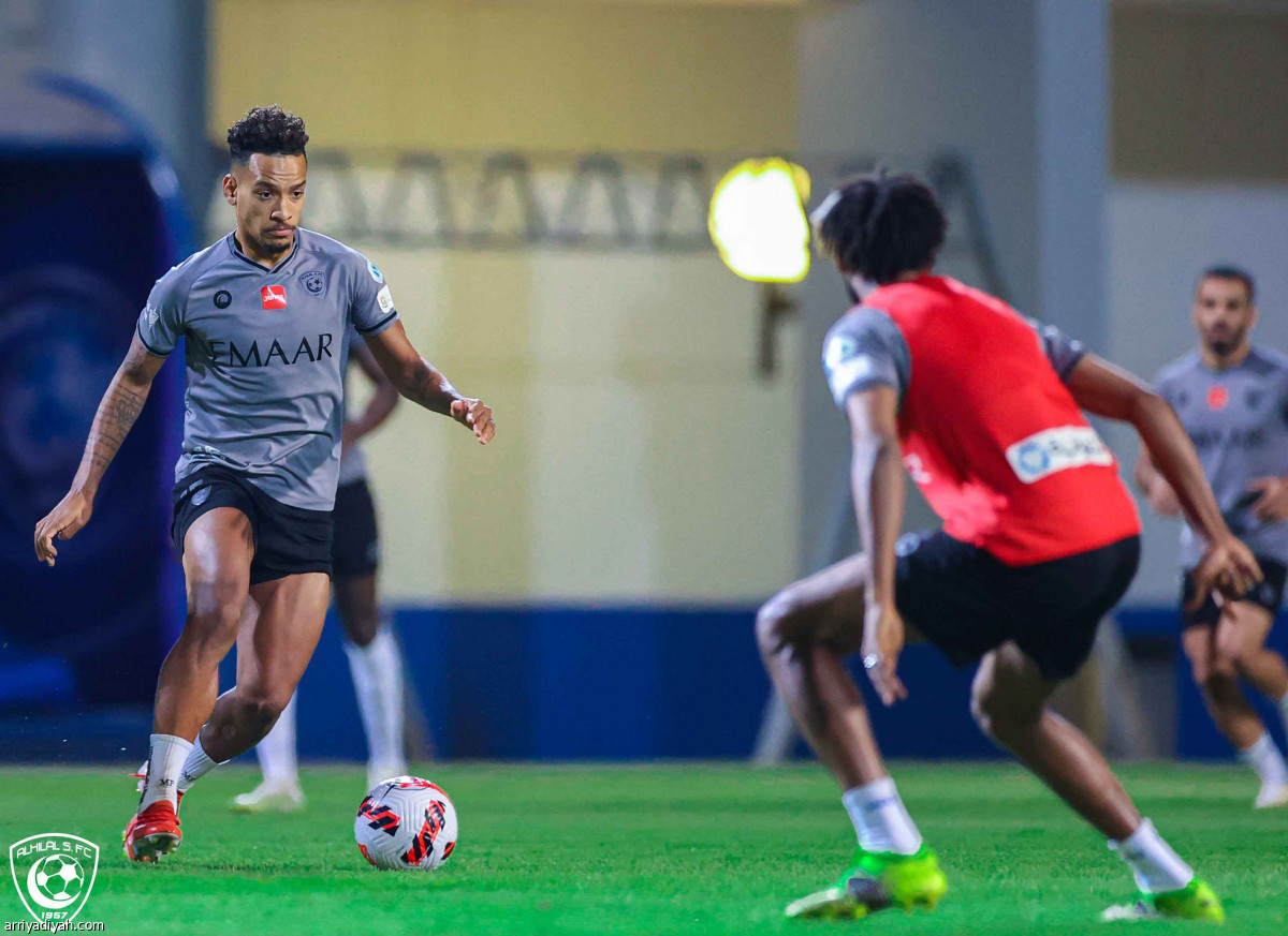 الهلال.. اجتماع فني