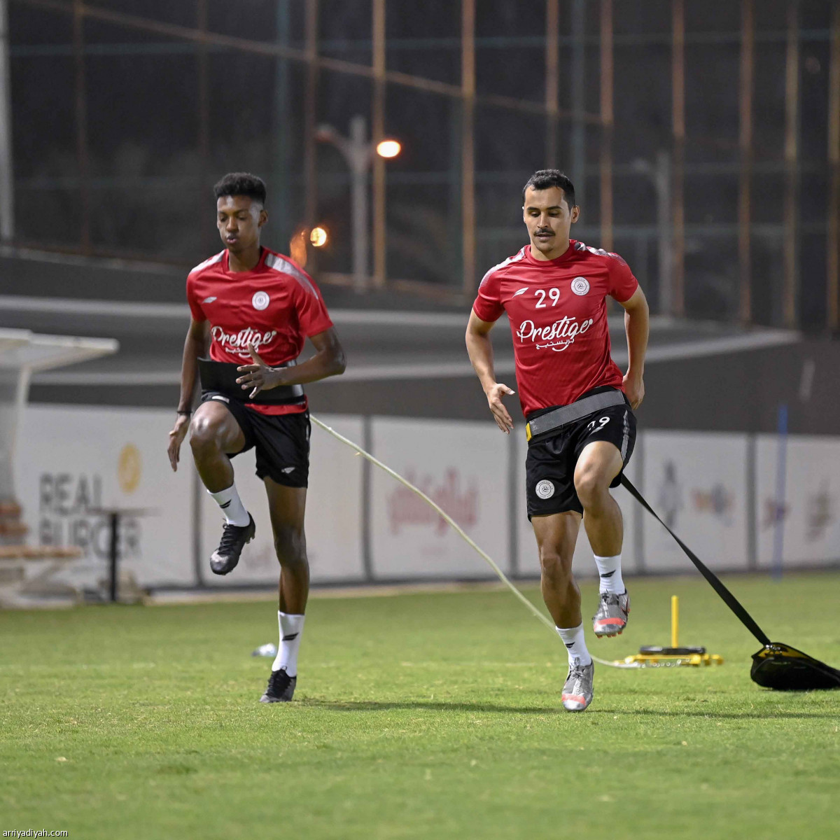 الشباب يفتح ملف الهلال