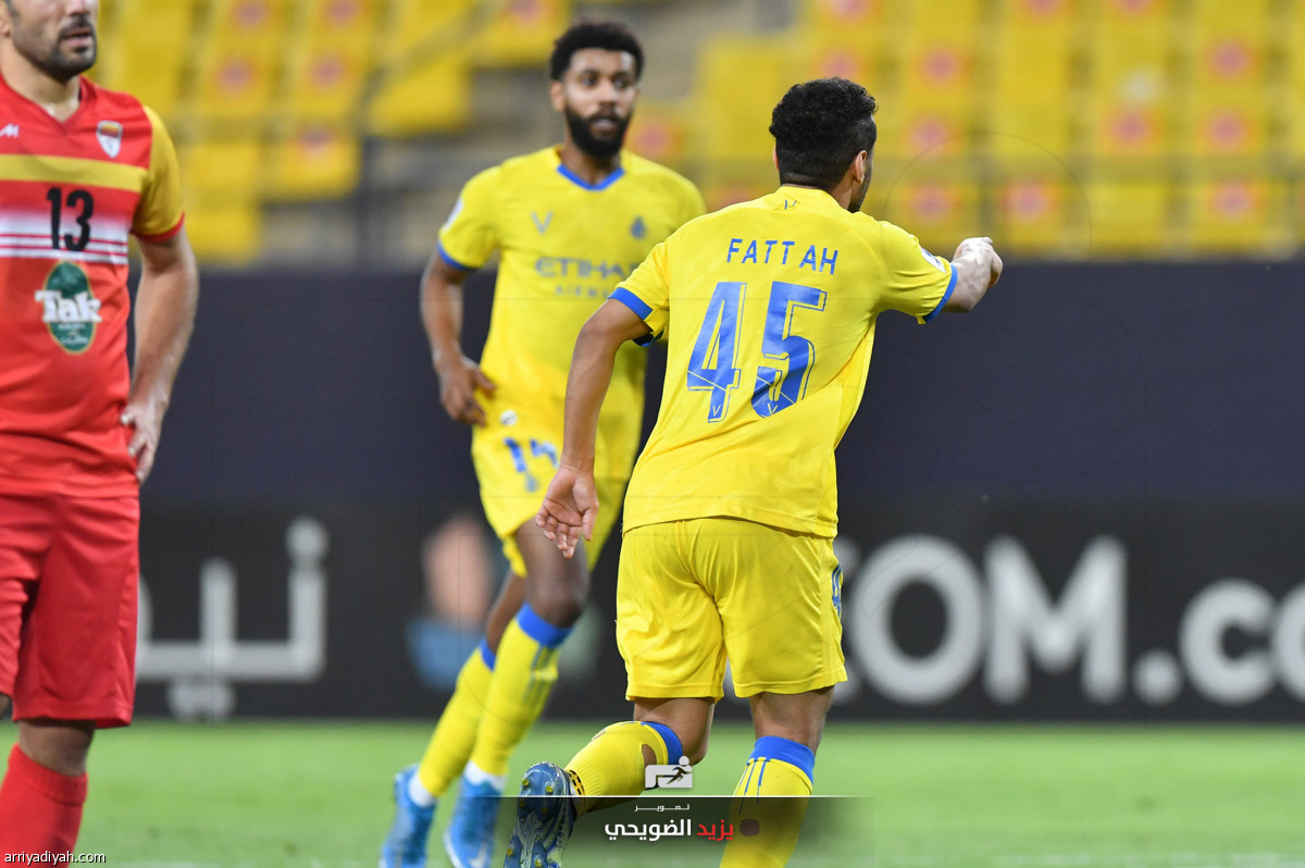 النصر يتمسك بالقمة «صور»