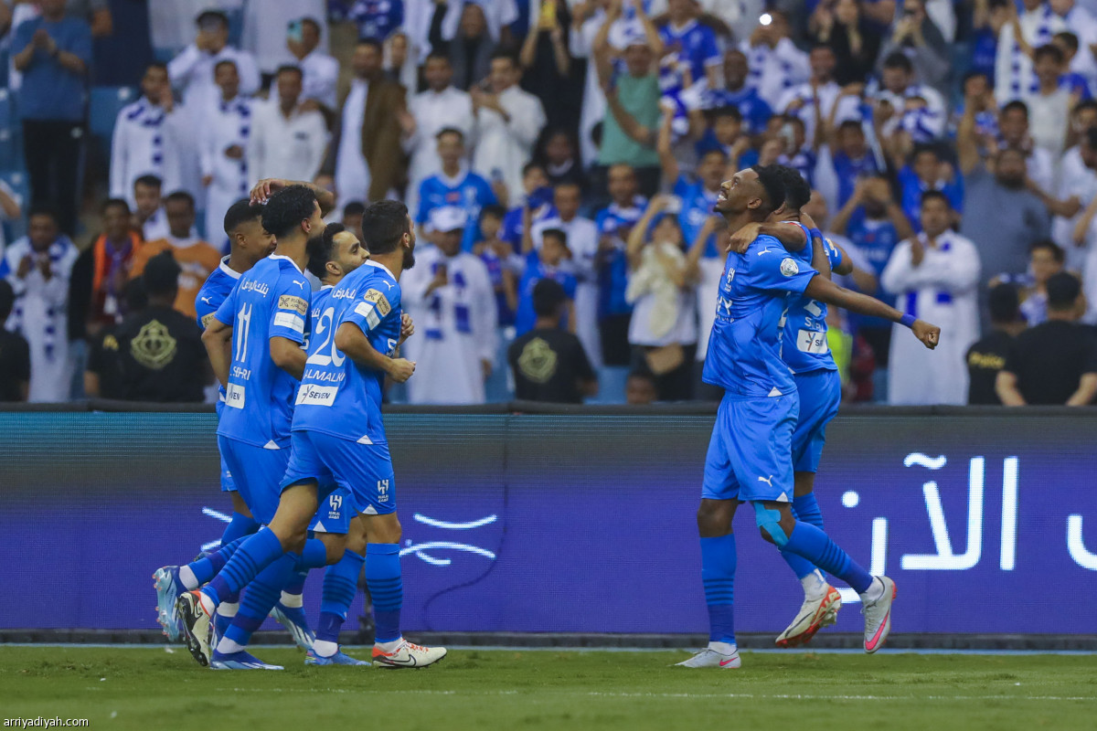 الهلال.. لا يتوقف