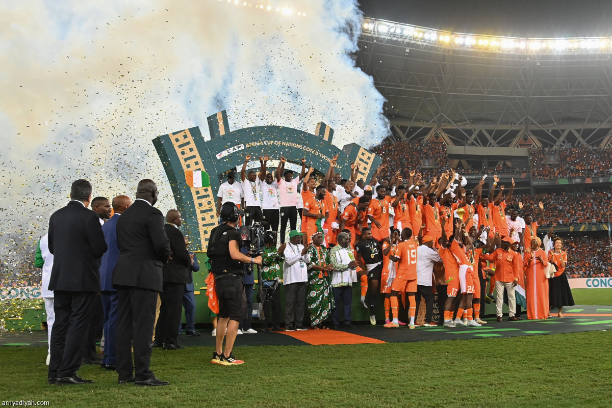 «الأفيال» يتزعمون إفريقيا