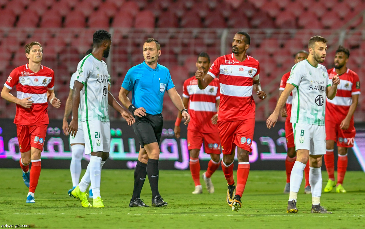 الأهلي يطير إلى النصر