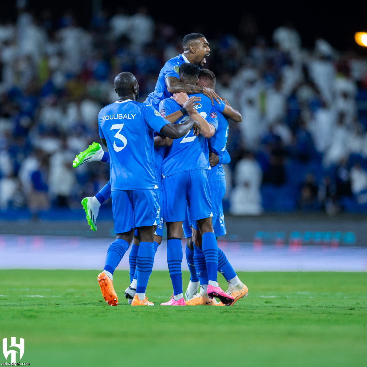 الهلال يتأهل