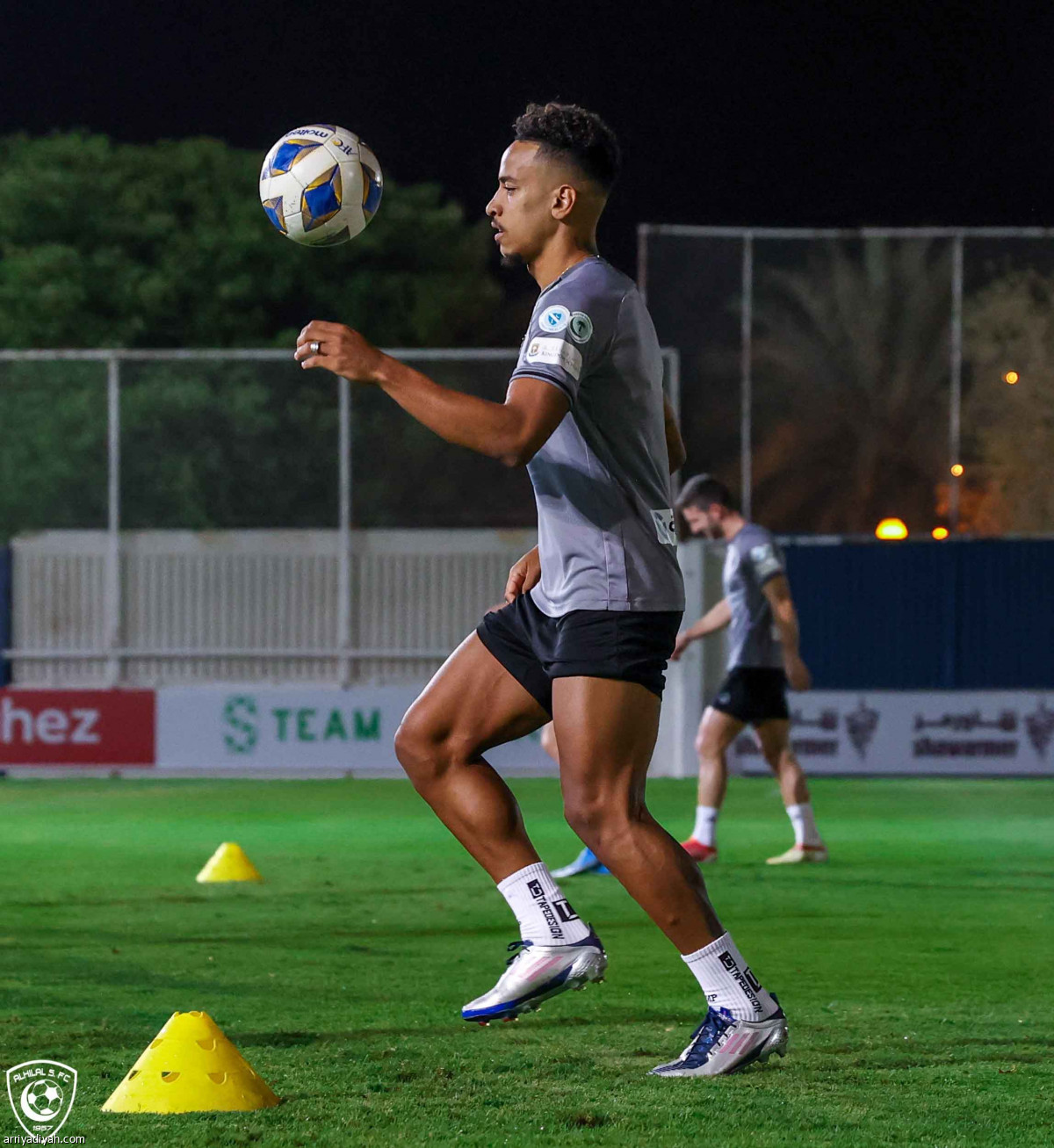 ثلاثي الهلال جاهز للإيراني