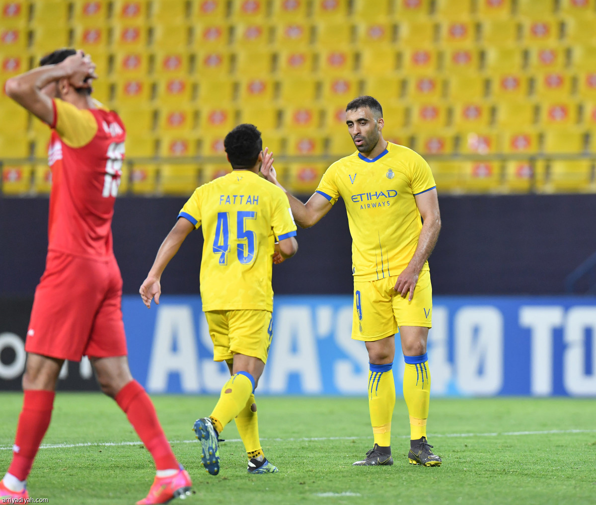 النصر يصل إلى الثامنة