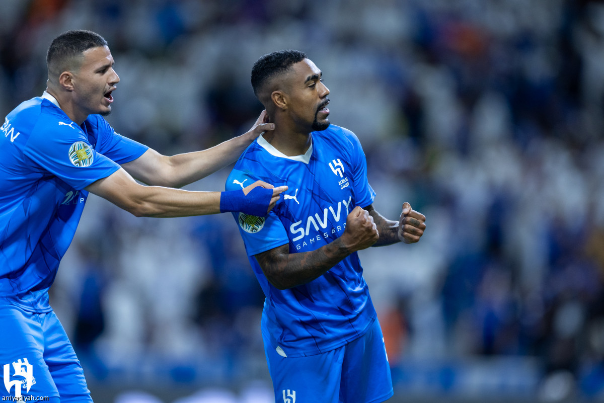 الهلال يتأهل