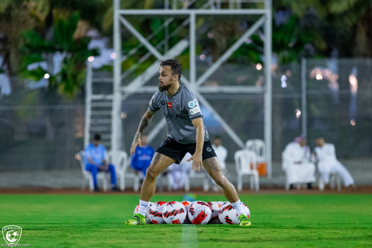 الهلال متأهب