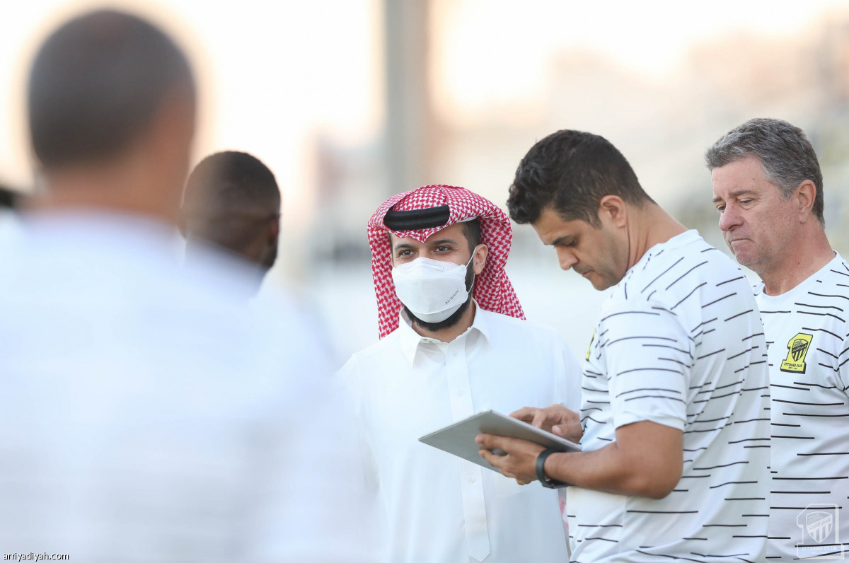 الاتحاد يقص «شريط الديربي»