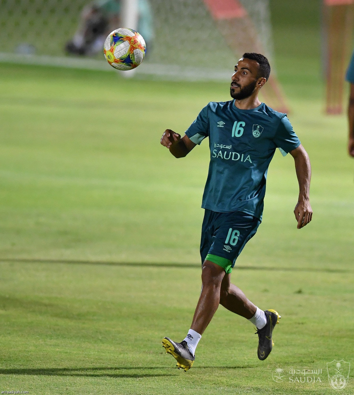 الأهلي يستعد للهلال