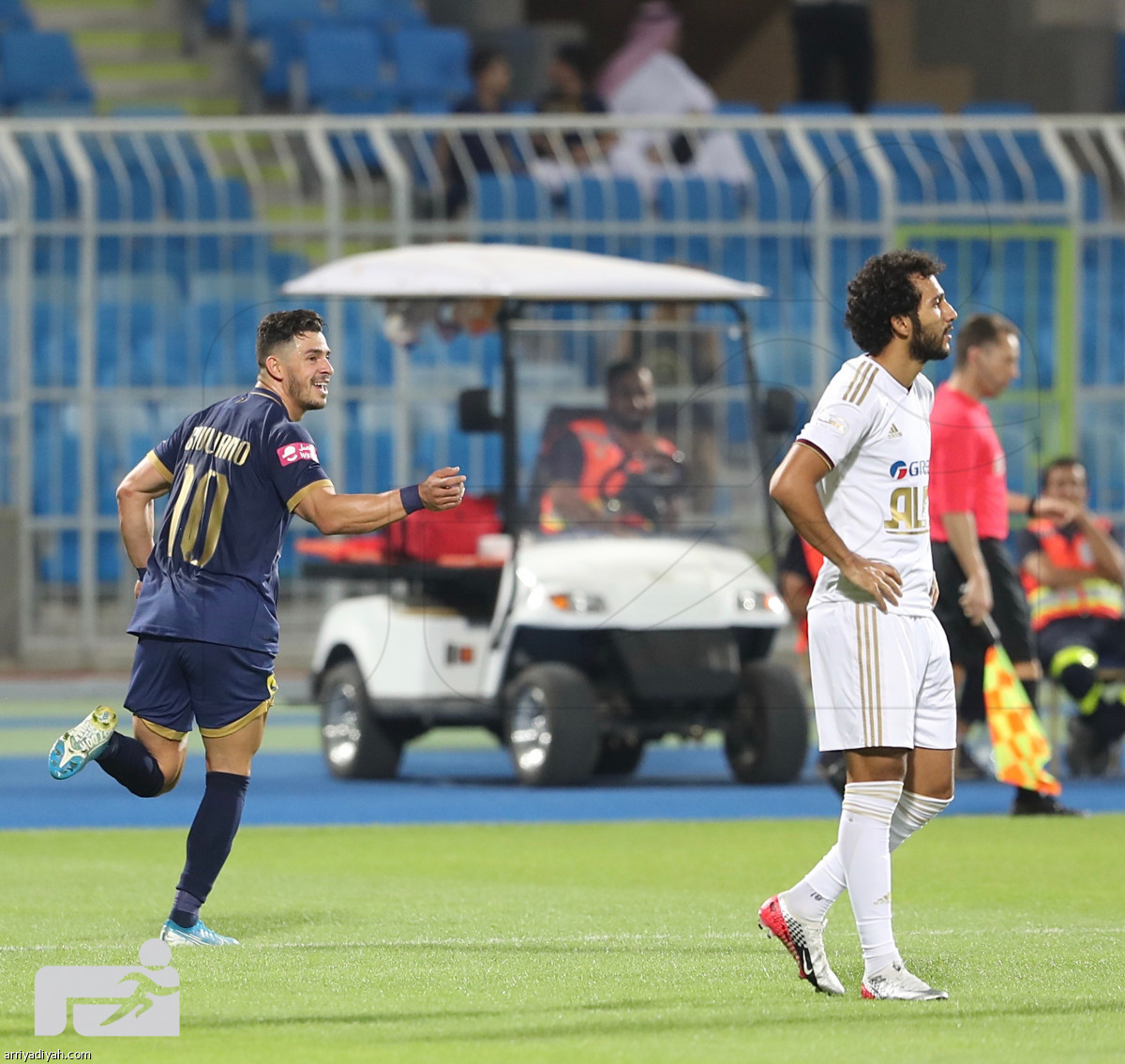 النصر يتساوى مع الهلال