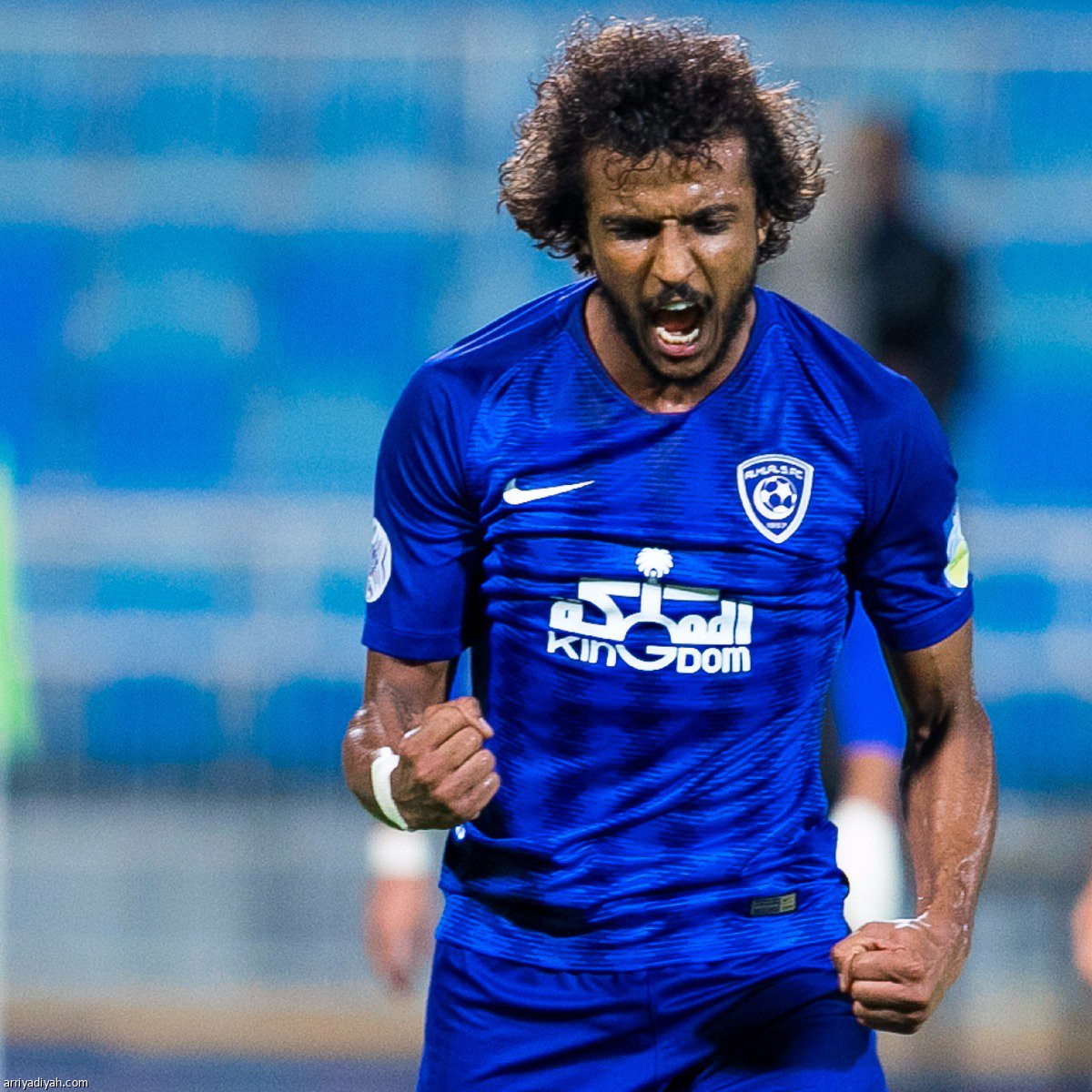 الهلال يقترب