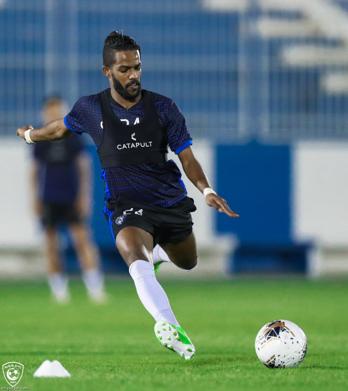 الهلال يعود بعطيف