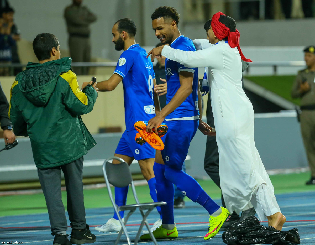 الهلال يتوازن