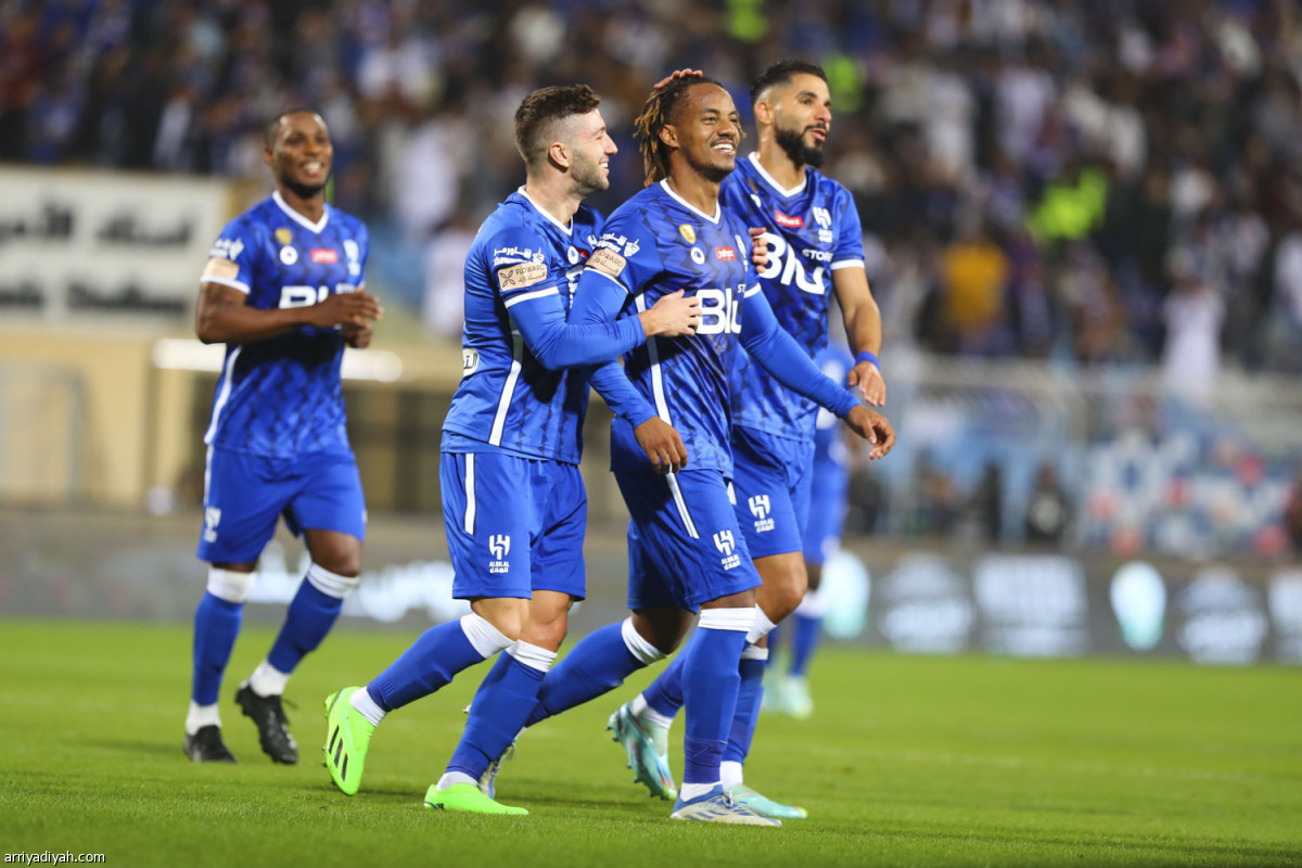 الهلال.. فرحة ثلاثية