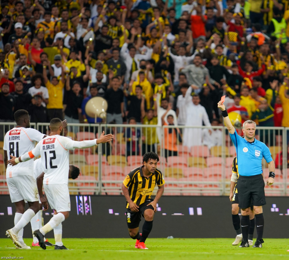 الاتحاد يعاقب «ديوب» بـ 5