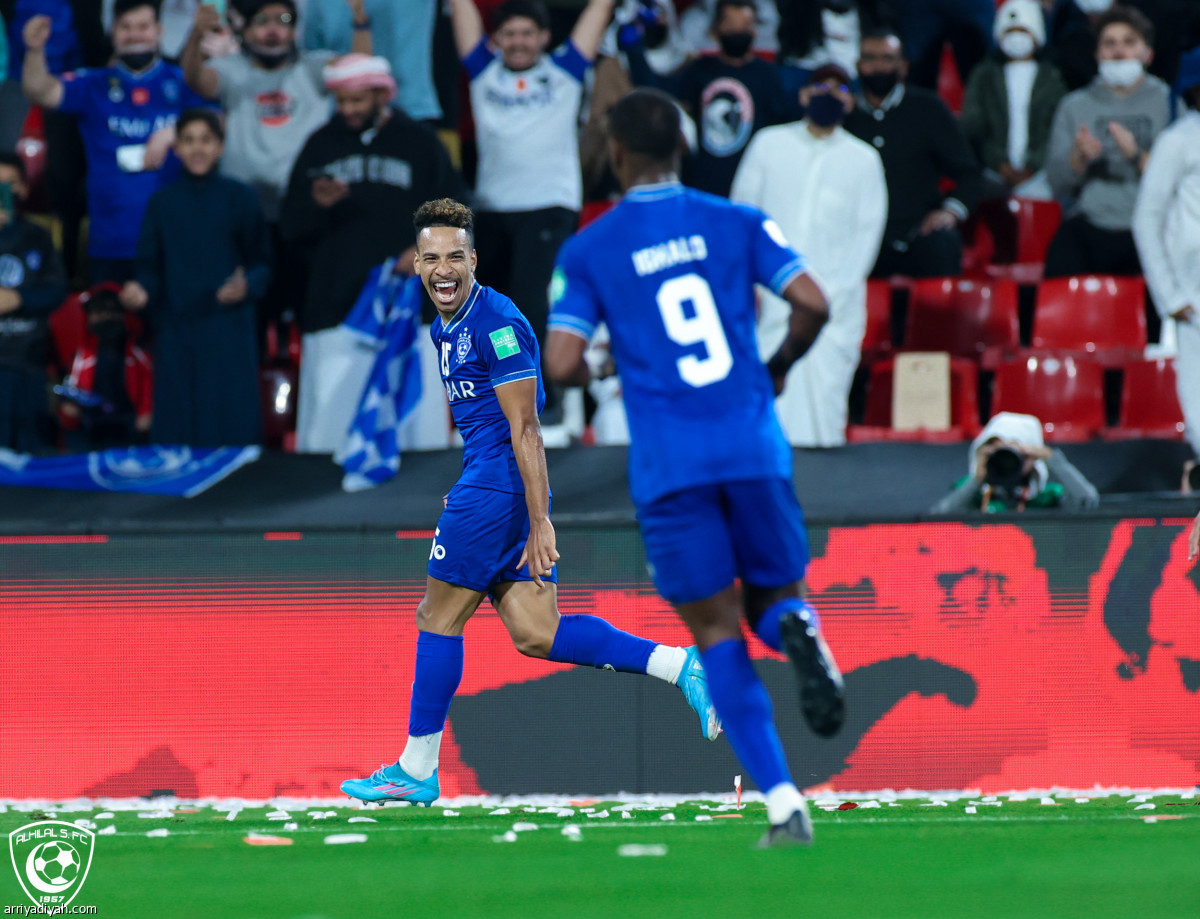 الهلال .. فرح وعبور