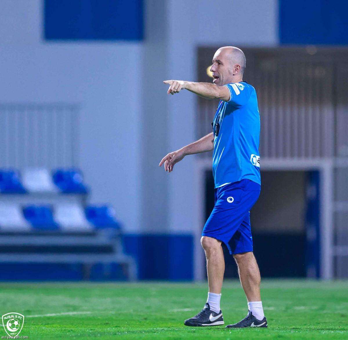 ثلاثي الهلال جاهز للإيراني