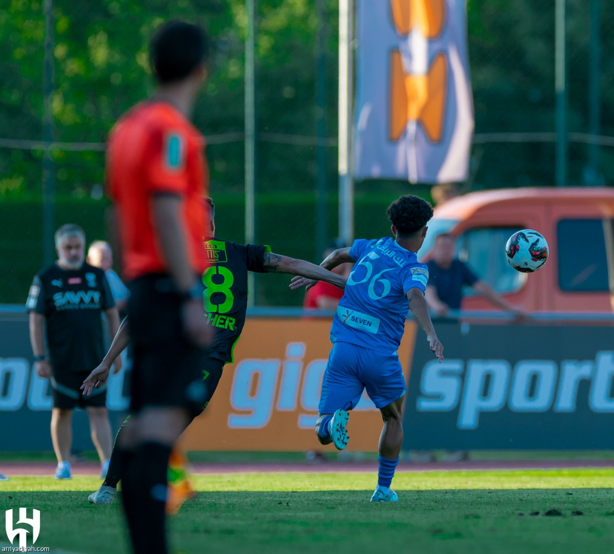 الهلال يتخطى«الثالثة»