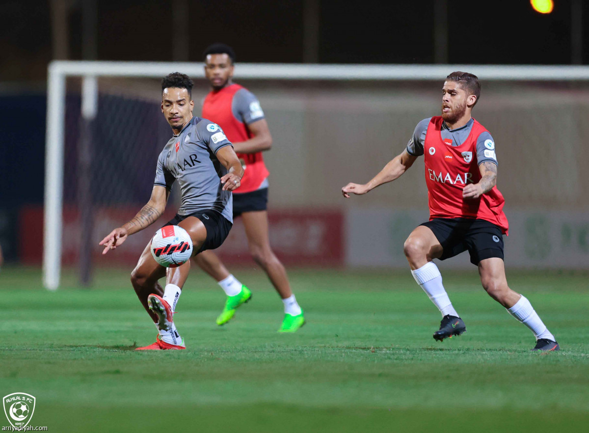 الهلال يتأهب للاتفاق