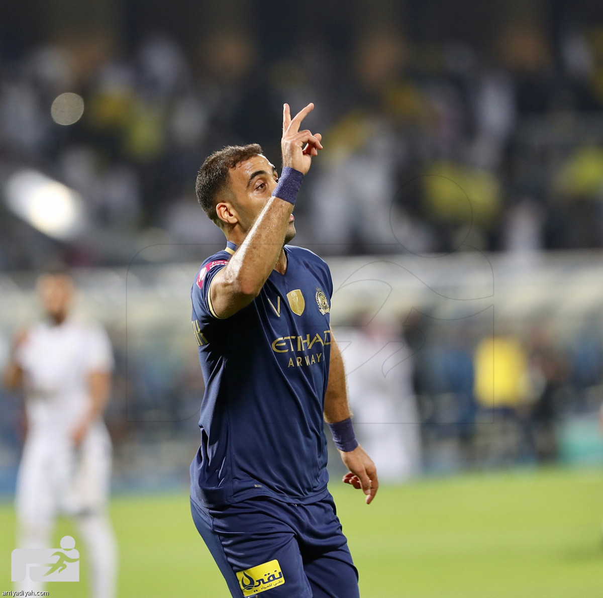 النصر يتساوى مع الهلال