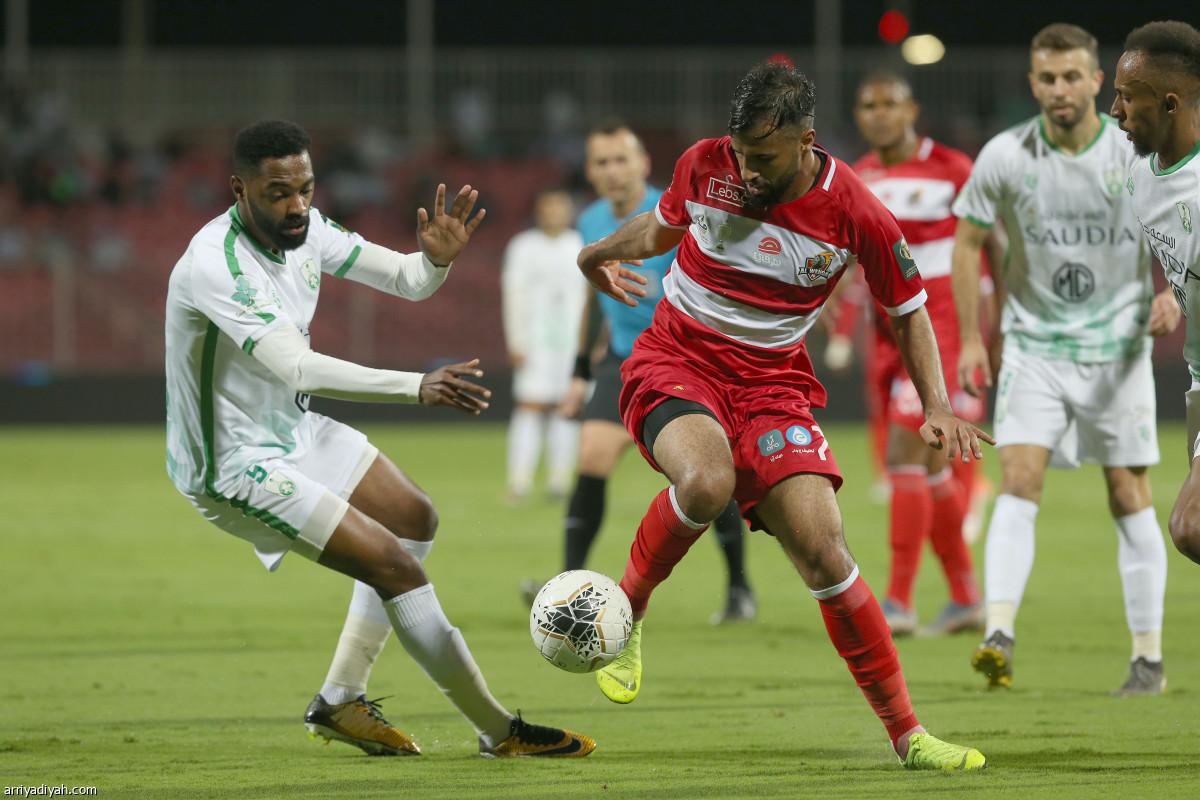 الأهلي يطير إلى النصر