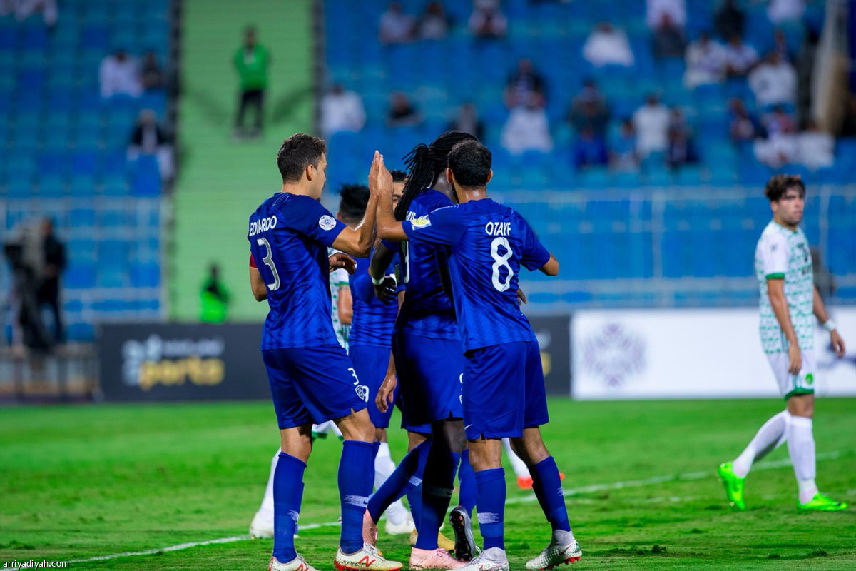 الهلال يقترب