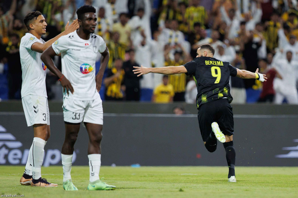 الاتحاد أول المتأهلين