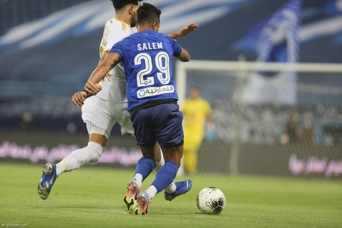 الهلال يتمسك بفارق الـ9