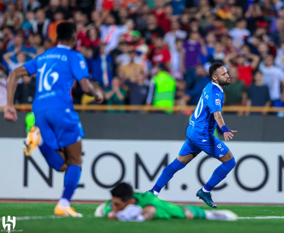 الهلال يتصدر..