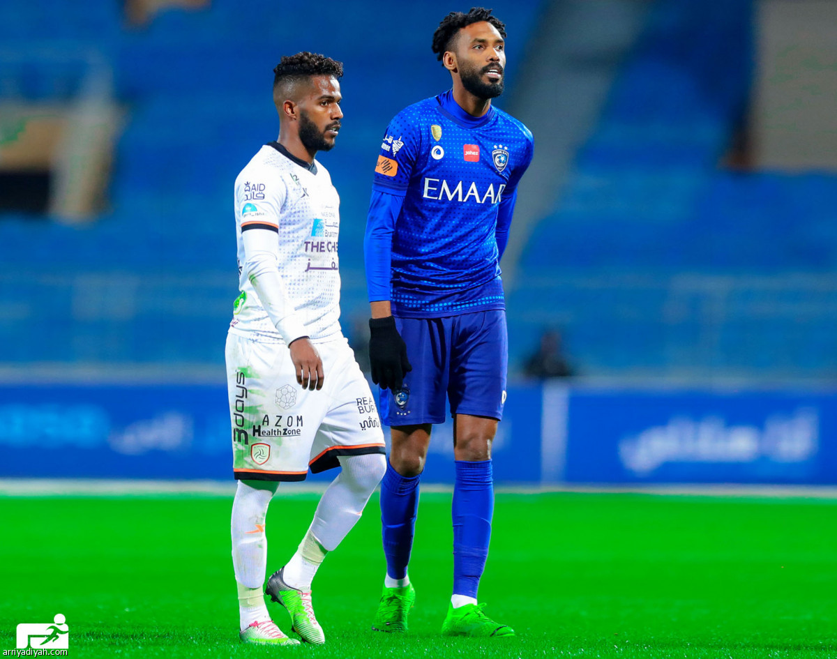 الهلال يهدر «التاسعة»