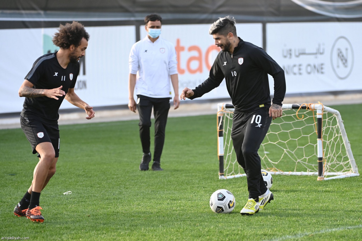 الشباب.. مناورة ولياقة