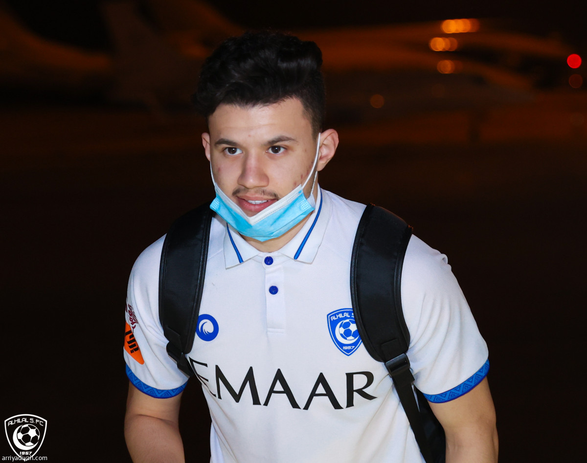 الهلال يطير إلى القصيم