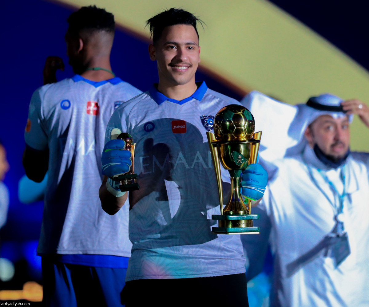 الهلال.. تتويج جديد